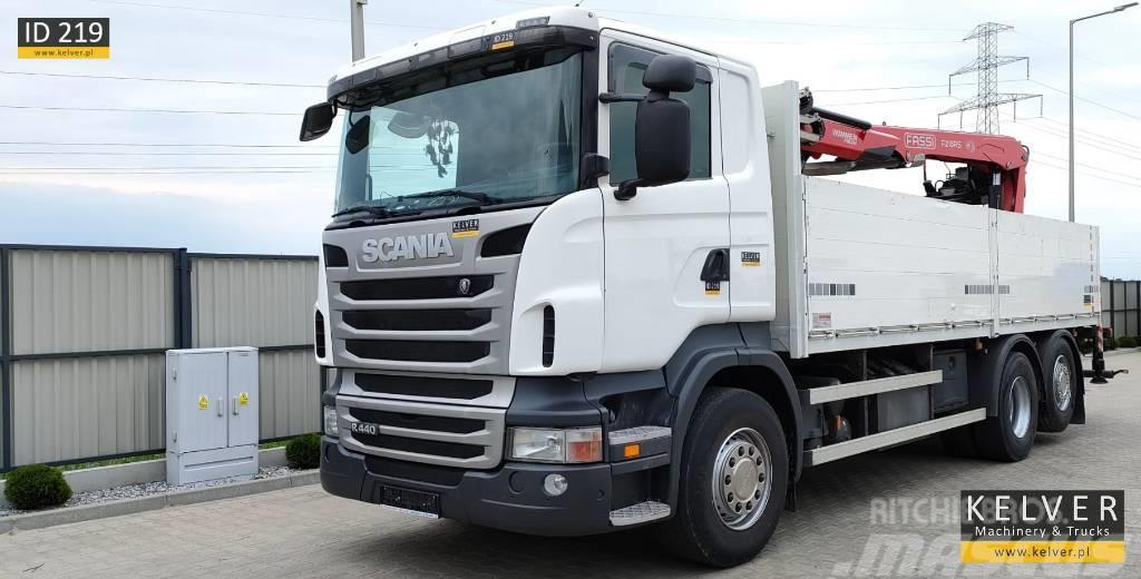Scania R440 Fassi F215AS.22 Camion plateau ridelle avec grue