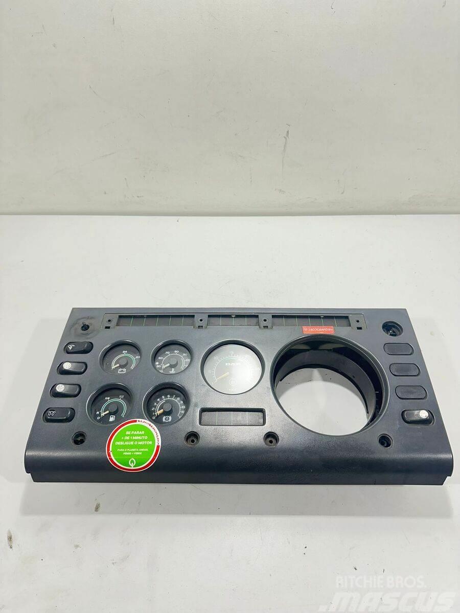 DAF /Tipo: V90 R.3.44-1 / Painel de Instrumentos Daf S Electronics