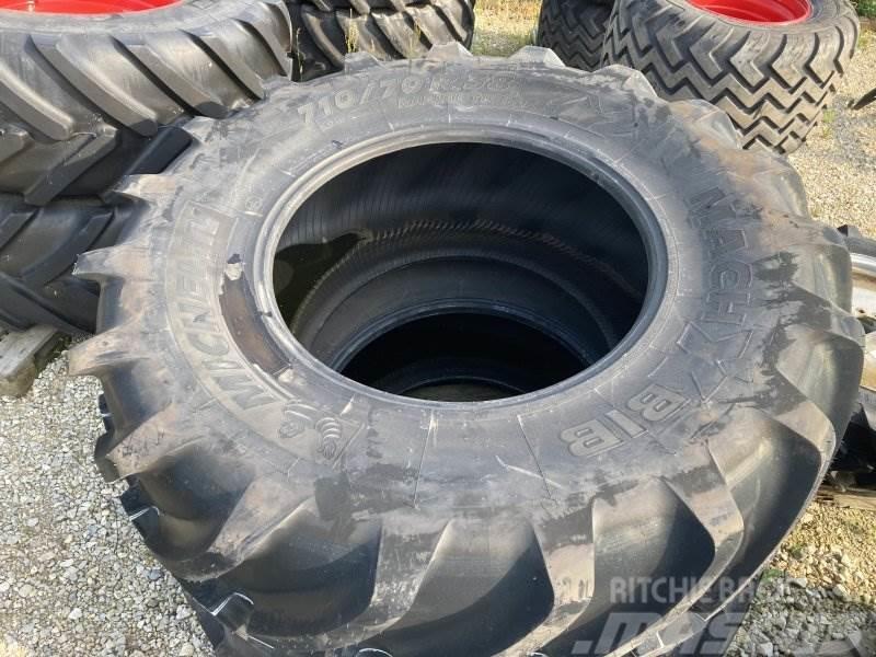 Michelin MachXBib 710/70 R38 Tyres, wheels and rims