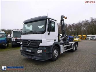 Mercedes-Benz Actros 2536 6x2 Guima container hook 16 t