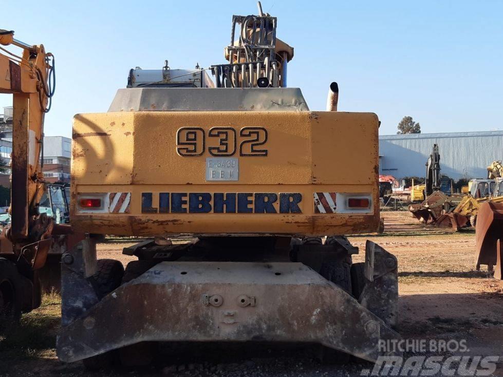 Liebherr A 932 Wheeled excavators