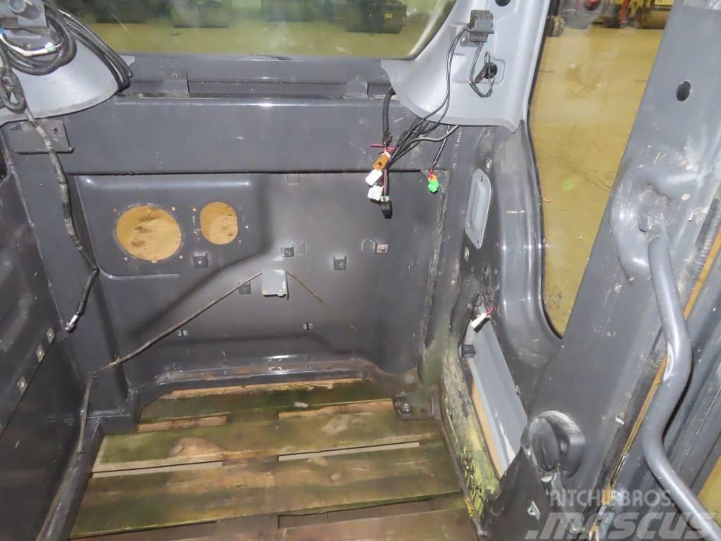 Hitachi ZX 130-5 B Cabins and interior