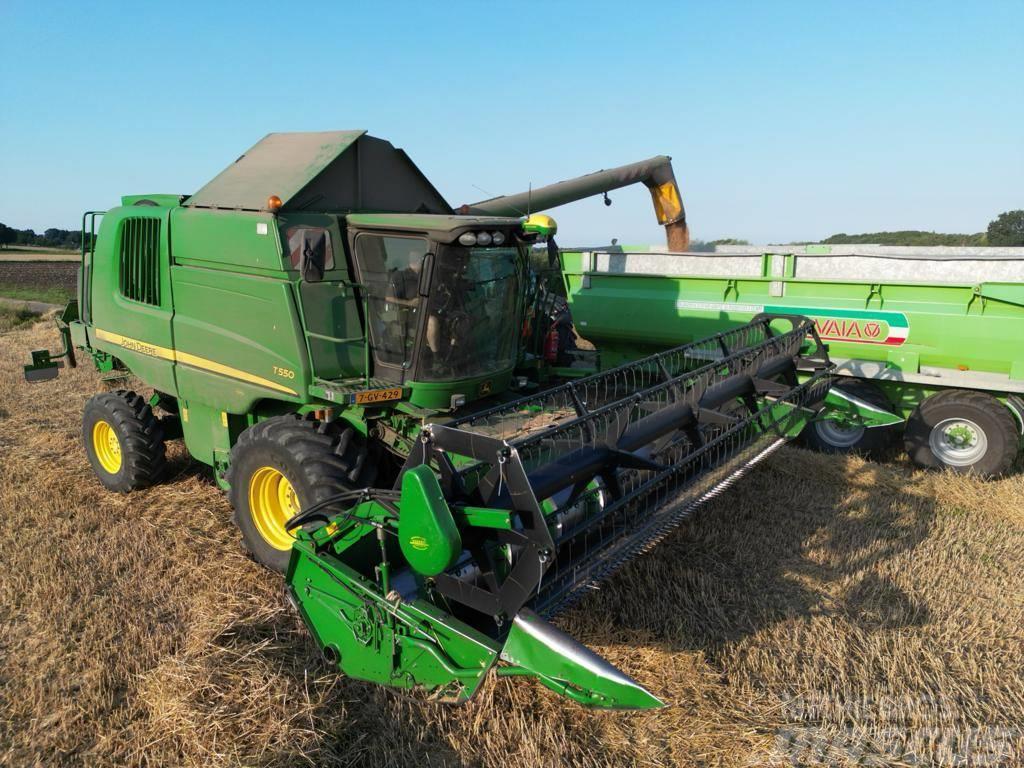 John Deere T 550 Combine harvesters