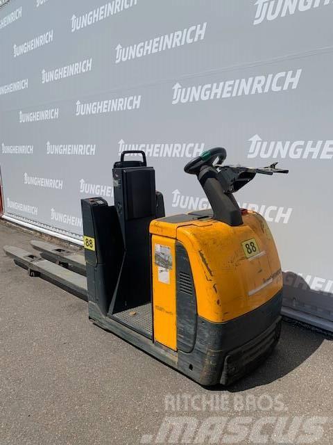 Jungheinrich ECE 225HP Low lift order picker