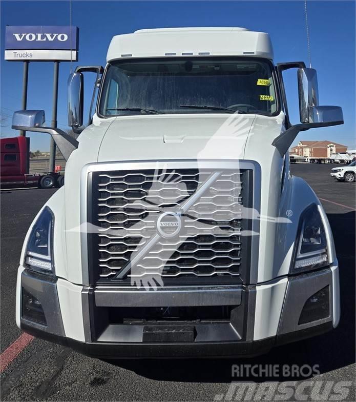 Volvo VNL64T740 Tractor Units