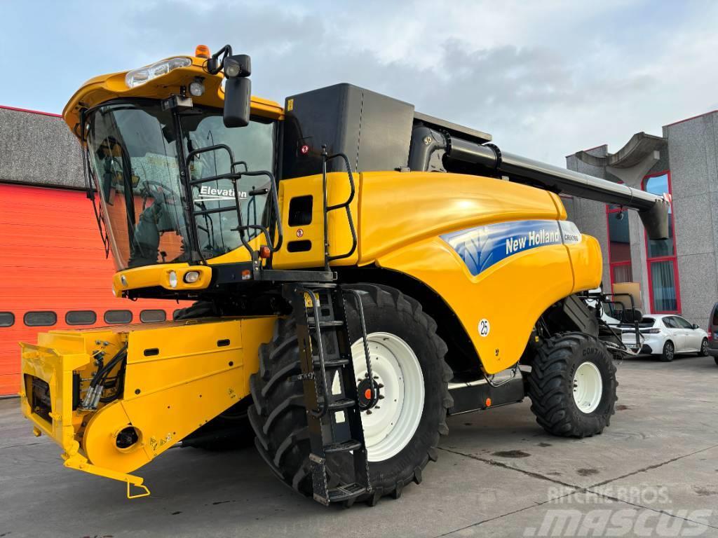 New Holland CR 9080 Elevation Combine harvesters