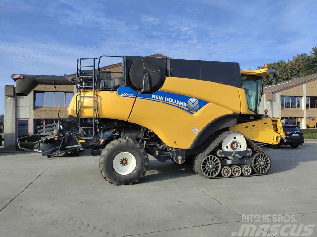 New Holland CR 9090 Combine harvesters
