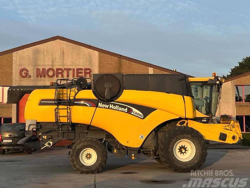 New Holland CX 880 Combine harvesters