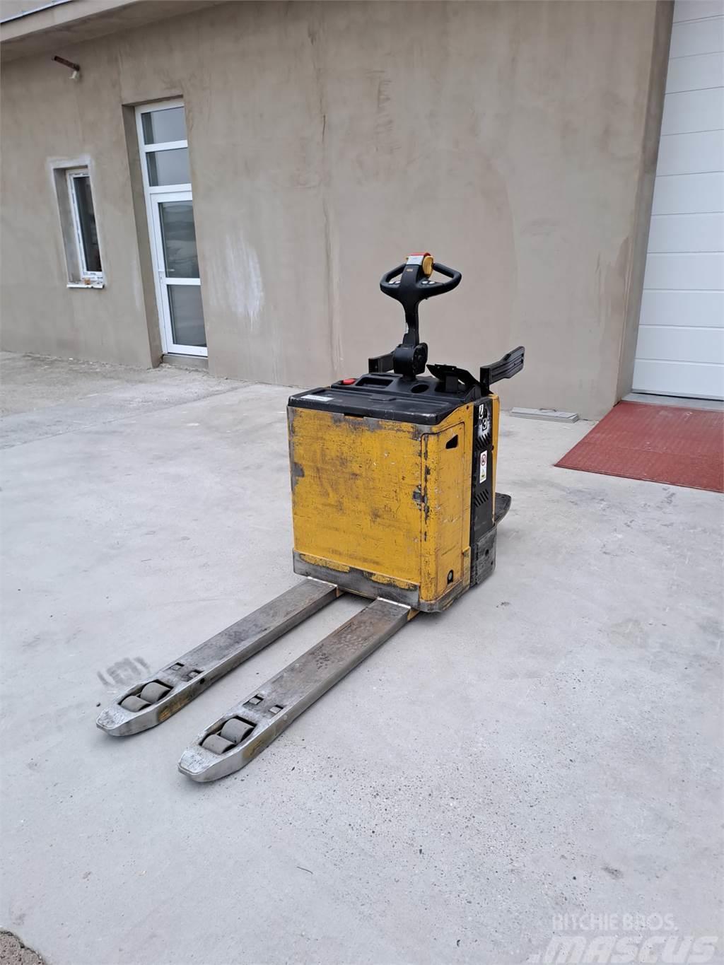Yale MP20XFBW Low lifter