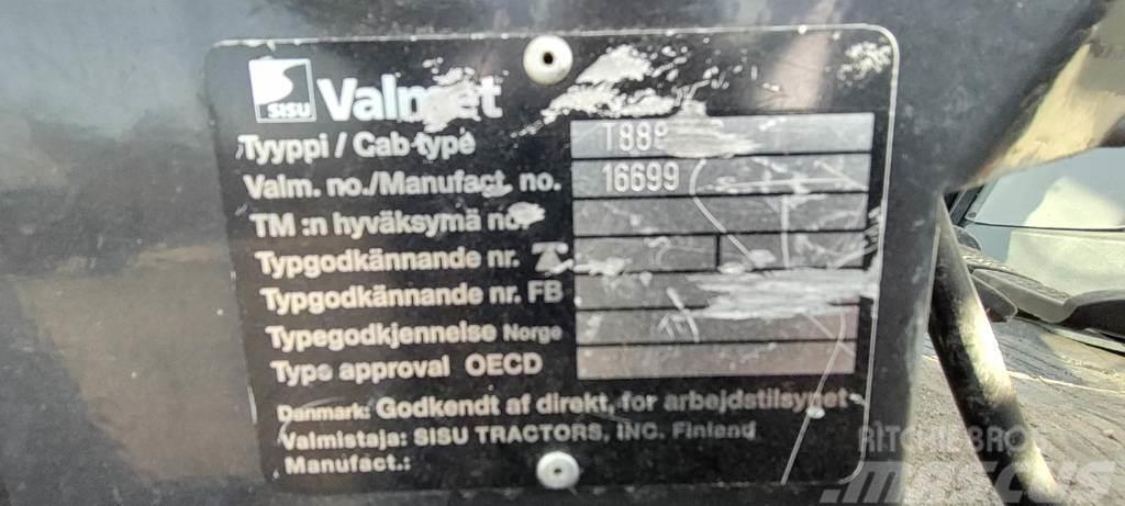 Valmet 8750-4-4x4/275 Tractors