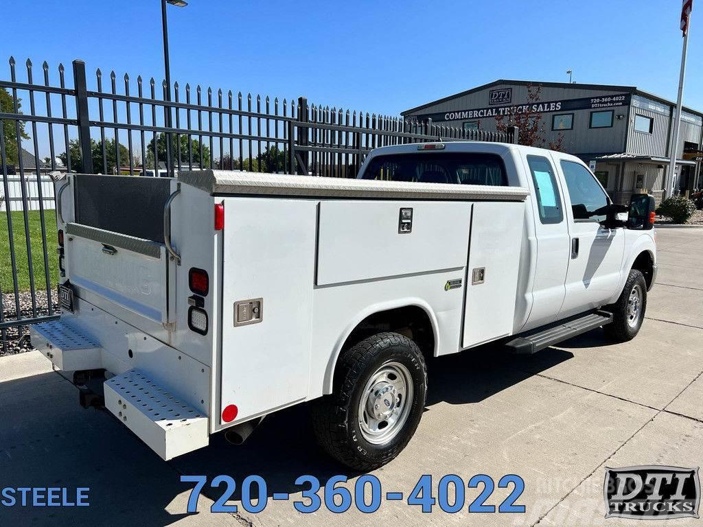 Ford F-250 Super Duty 8' Service/Utility Truck 4x4 Recovery vehicles