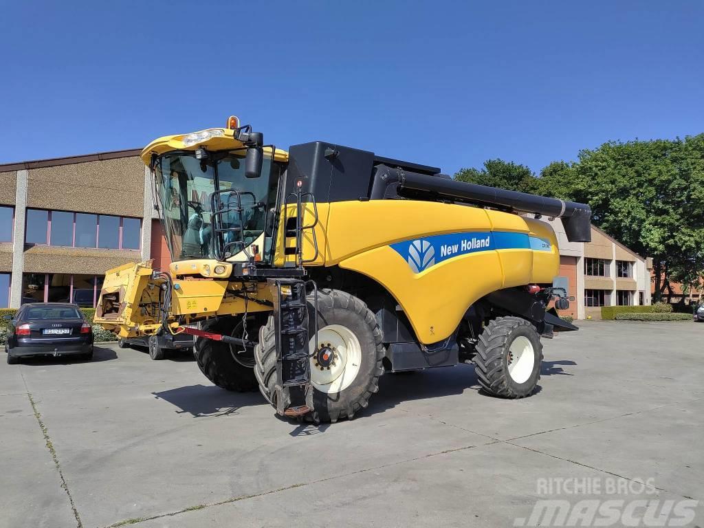 New Holland CX 760 Combine harvesters