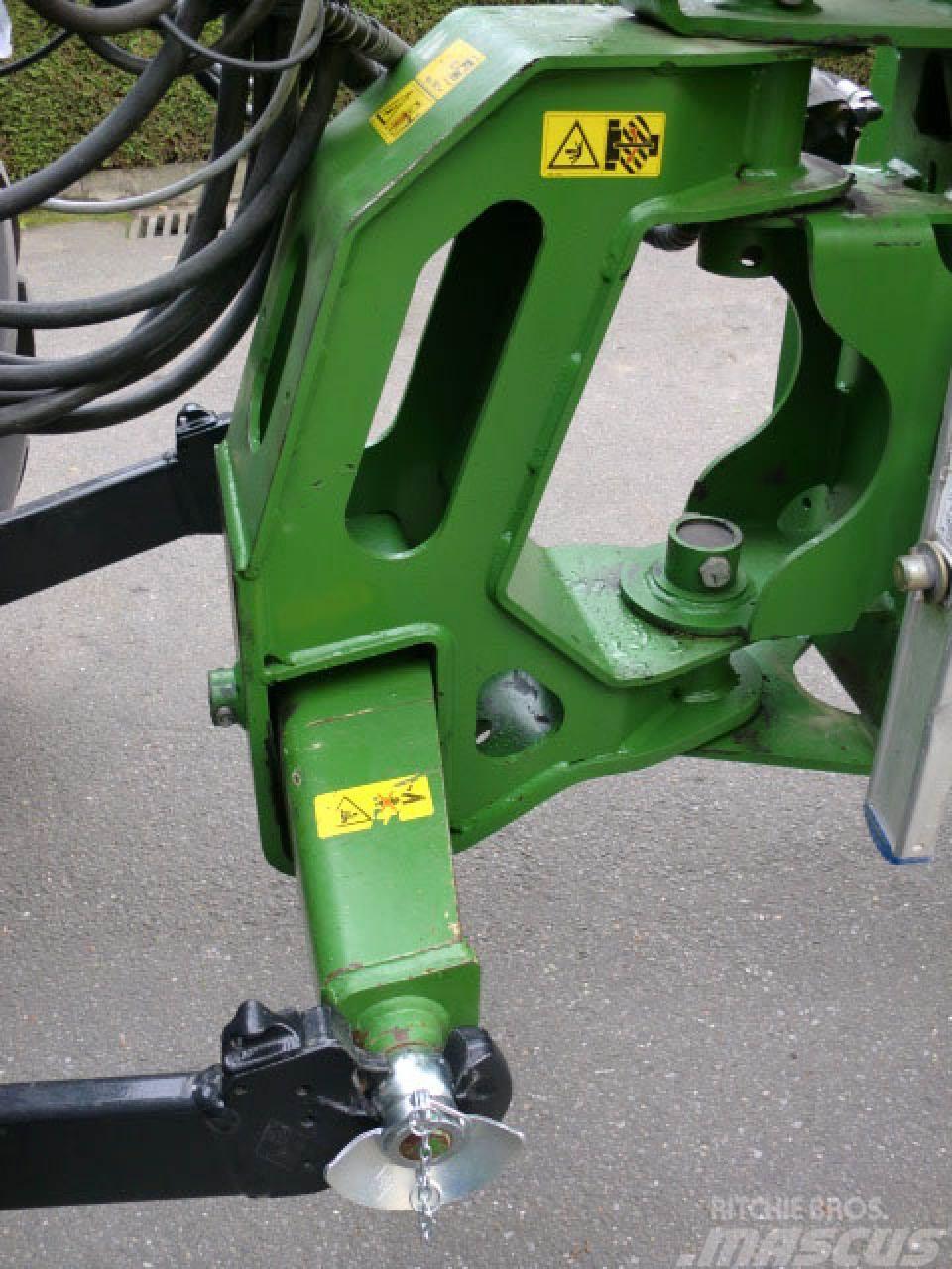 Amazone EDX 9000-TC mit Rapsausrüstung Precision sowing machines
