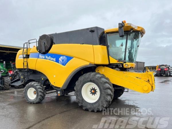 New Holland CX 8040 Combine harvesters