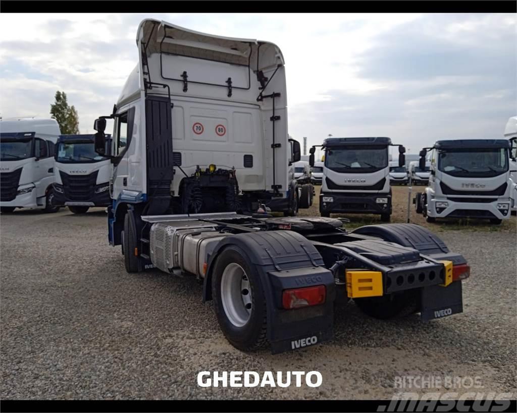 Iveco AT440S46 - TRATTORE Box body trucks