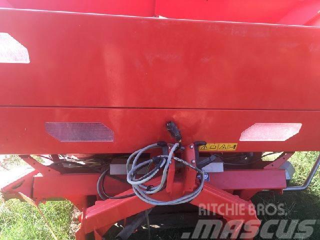 Kuhn AXIS 40 2 Mineral spreaders