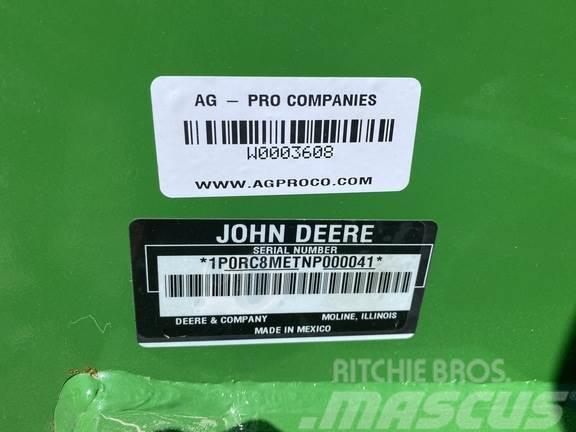 John Deere RC8M Bale shredders, cutters and unrollers