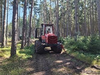 Komatsu 845