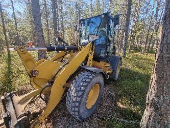 CAT 908M -2015