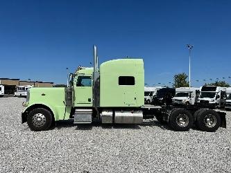 Peterbilt 389