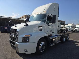 Mack AN64T
