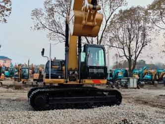 CAT 320 D
