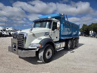Mack GU813