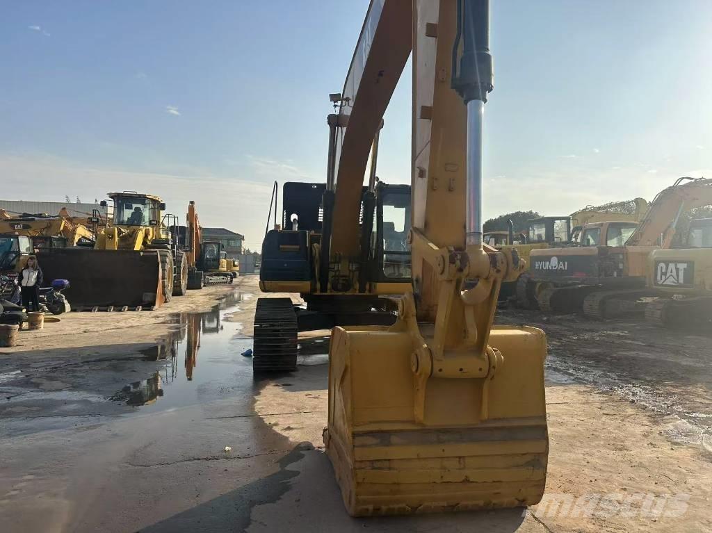 CAT 325 D Pelle sur chenilles