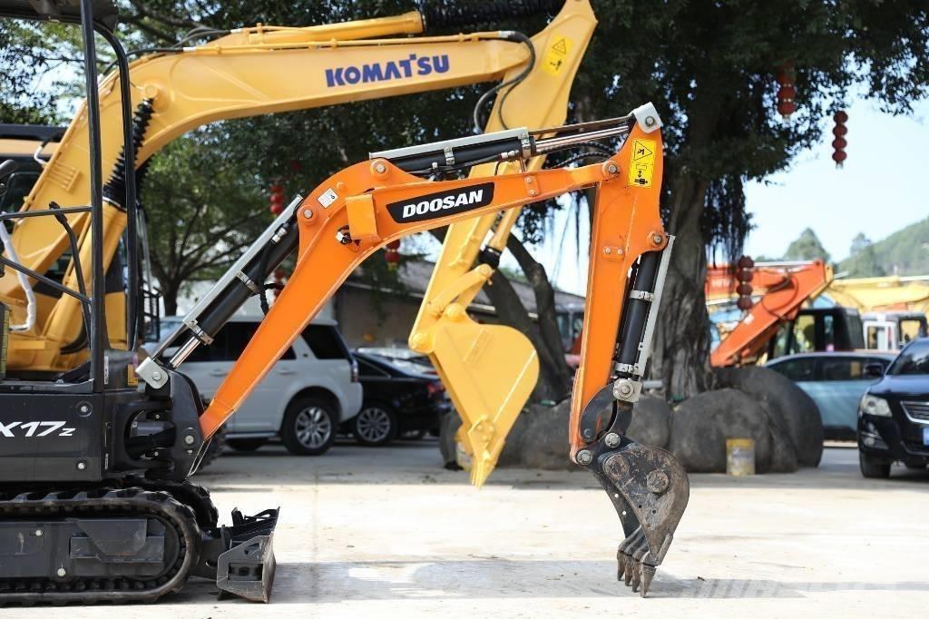 Doosan DX 17 Pelle sur chenilles