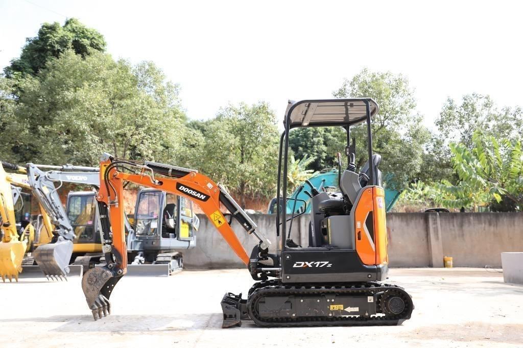 Doosan DX 17 Pelle sur chenilles