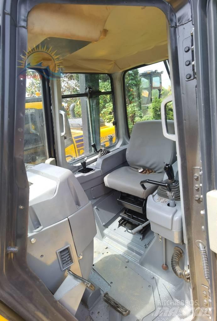 Komatsu D 155 Niveleuse