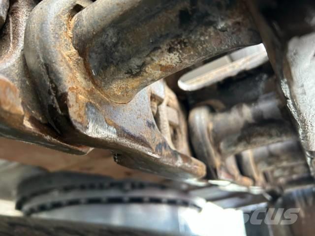 Hitachi ZX 210 LC-3 Pelle sur chenilles