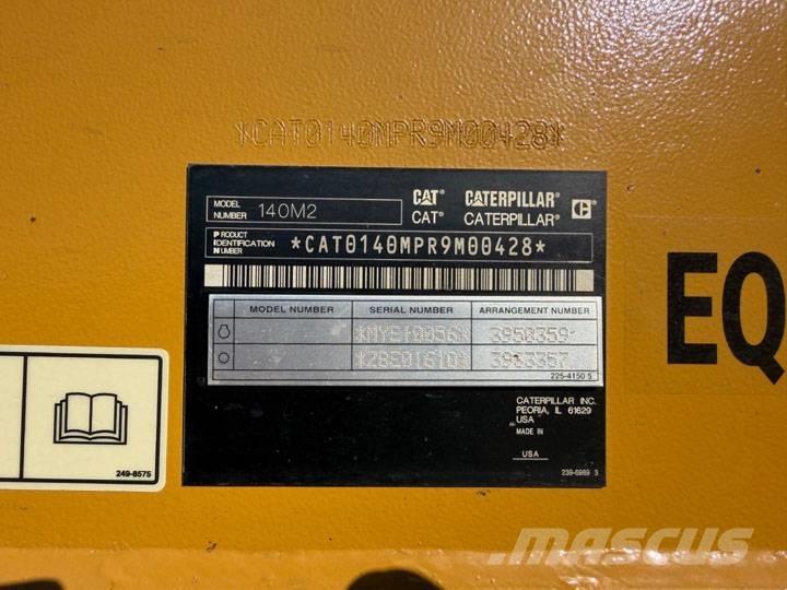 CAT 140 M 2 Niveleuse
