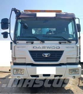 DONGYANG 1926 Grue sur chenilles