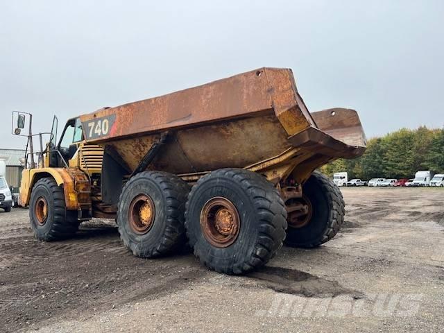 CAT 740 Tombereau articulé