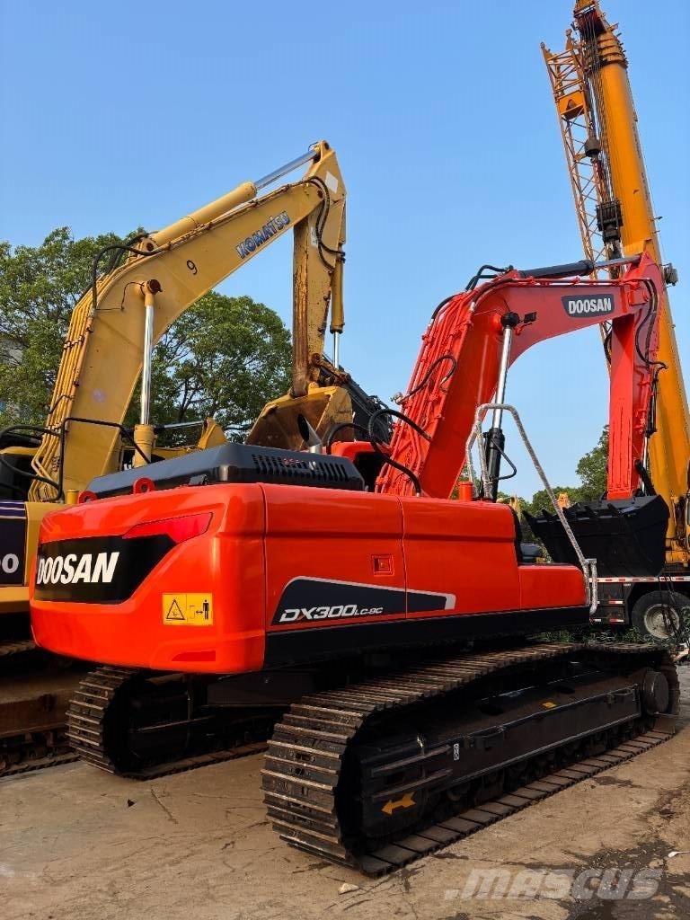 Doosan DX300LC-9C Pelle sur chenilles