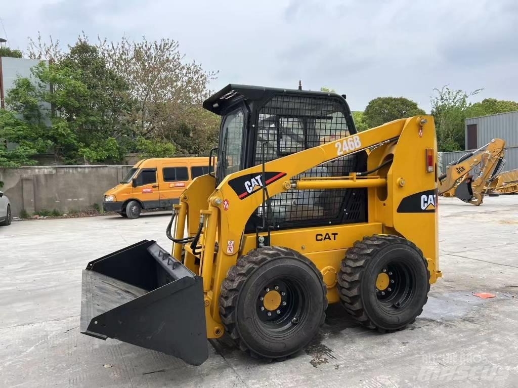 CAT 246B Mini chargeuse