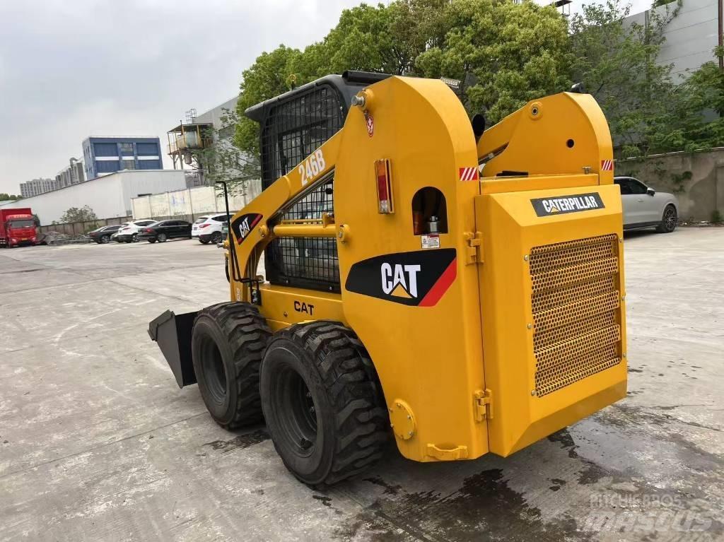 CAT 246B Mini chargeuse