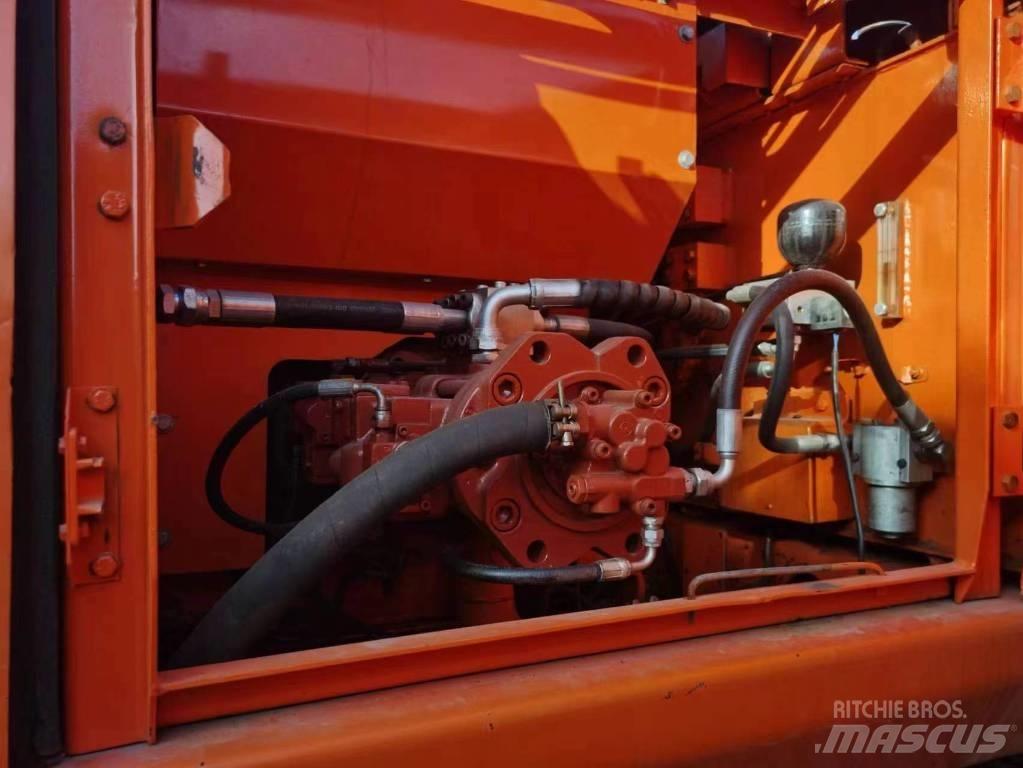 Doosan DH 220 Pelle sur chenilles