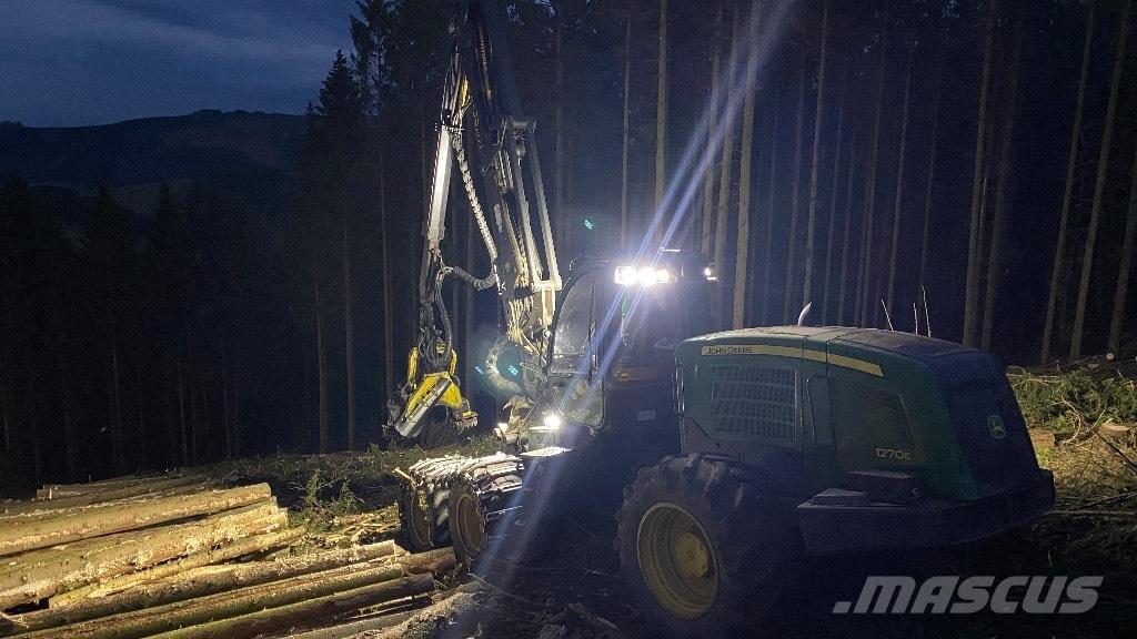 John Deere 1270 E Abatteuse