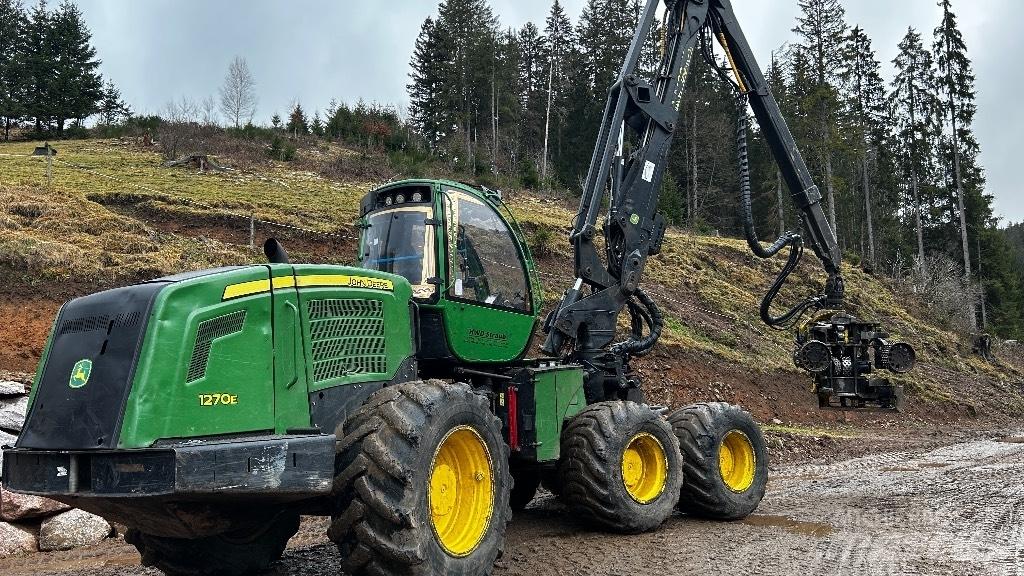 John Deere 1270 E Abatteuse