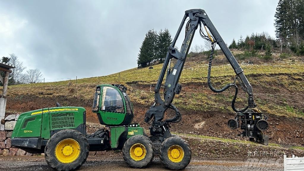 John Deere 1270 E Abatteuse