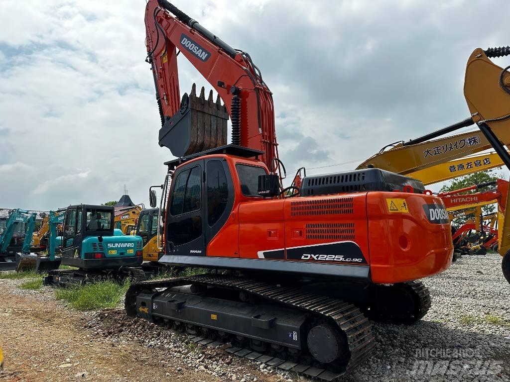 Doosan DX 225 LC-9C Pelle sur chenilles