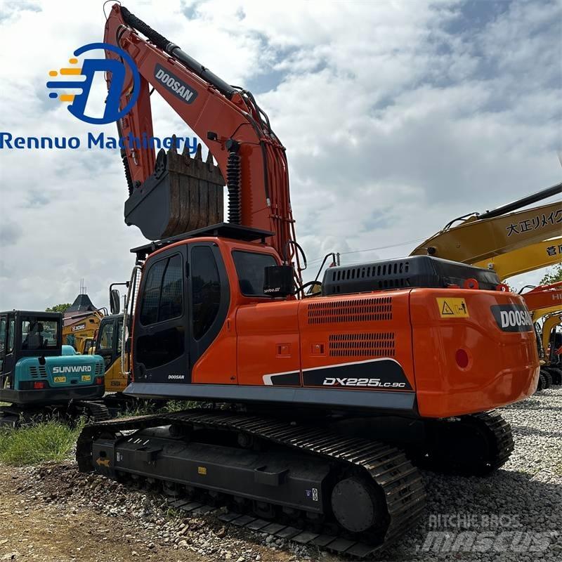 Doosan DX 225 LC-9C Pelle sur chenilles