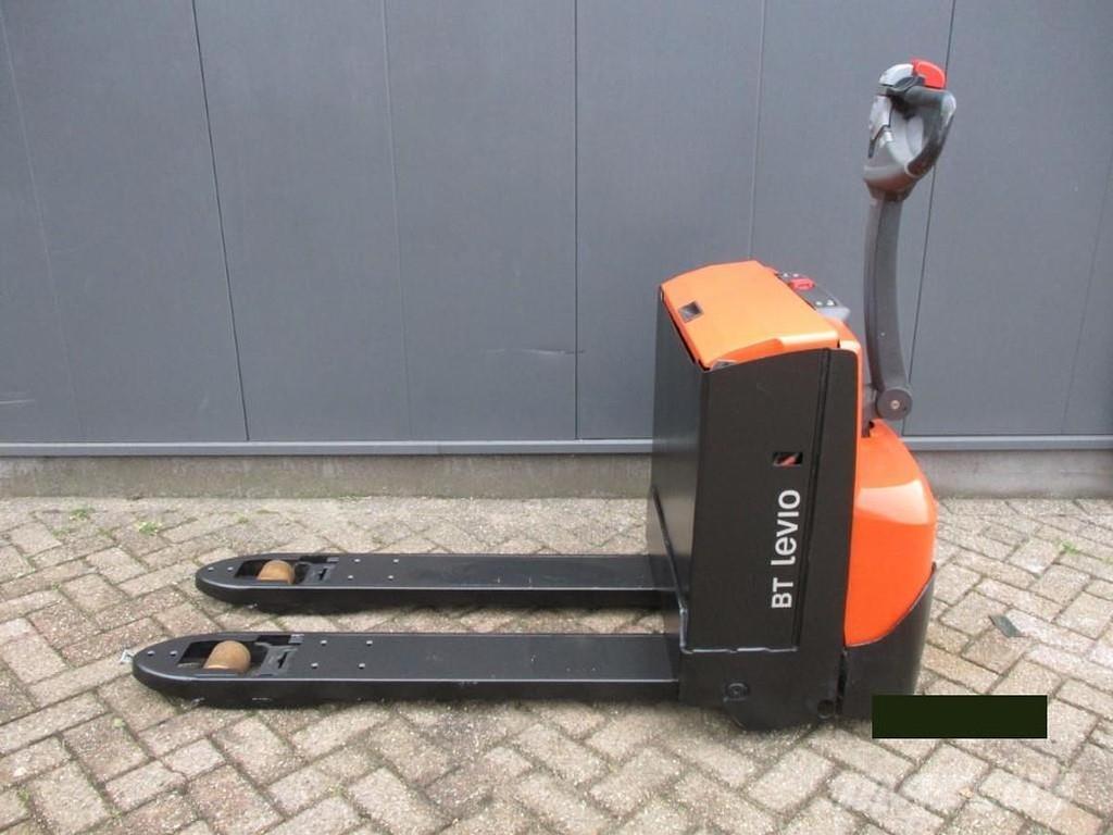 BT LWE180 Transpalette accompagnant