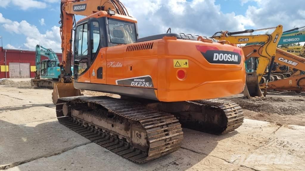 Doosan DX 225 LC Pelle sur chenilles
