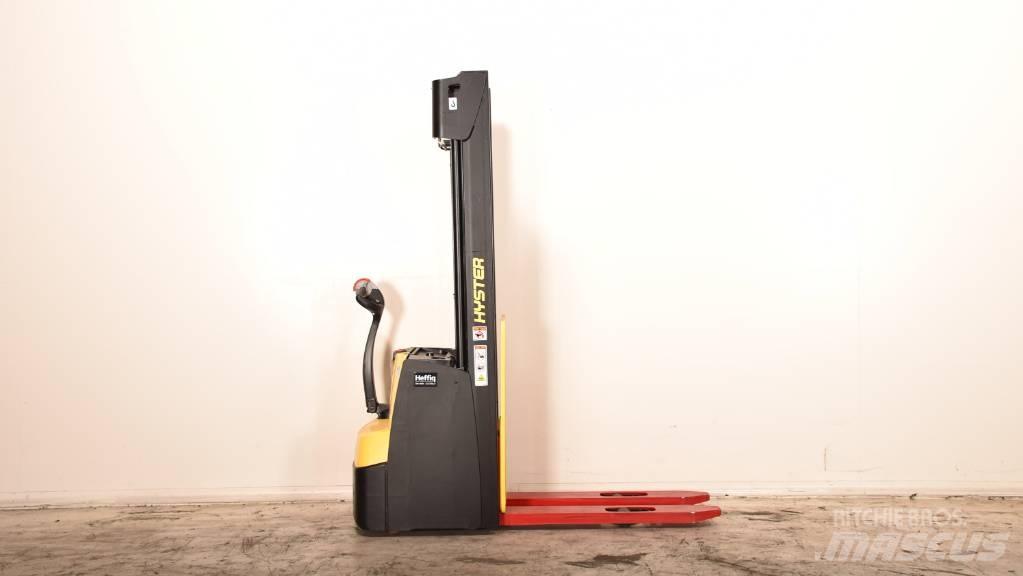 Hyster S 1.2 Gerbeur accompagnant