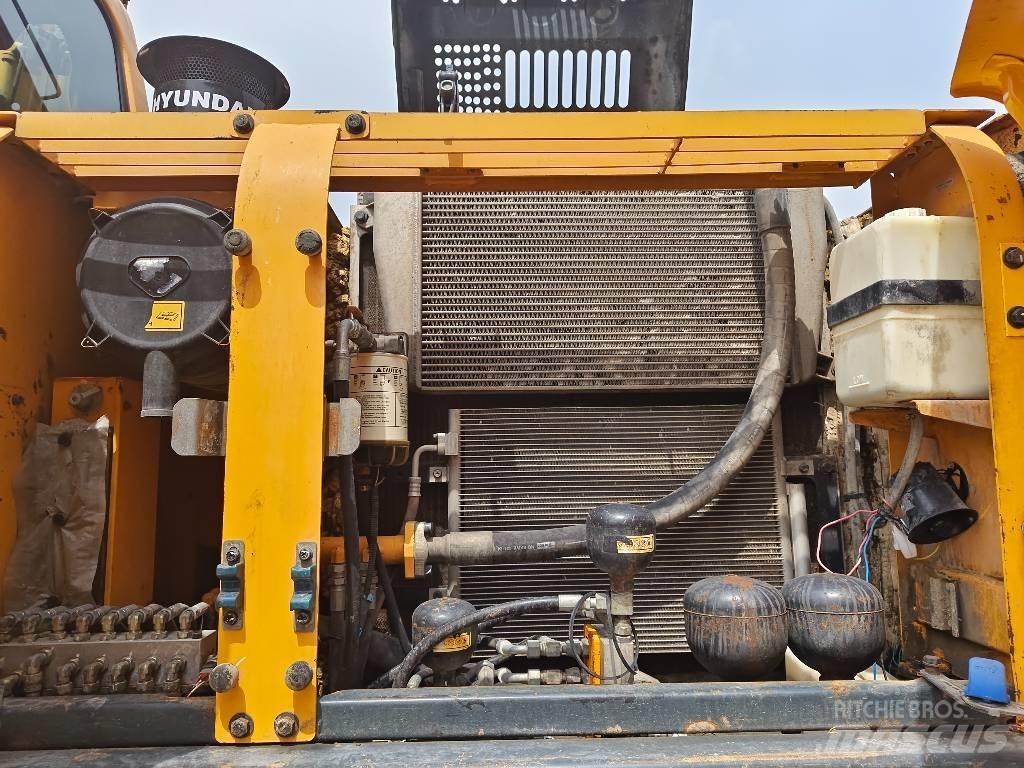 Hyundai R210W-9 Pelle sur pneus