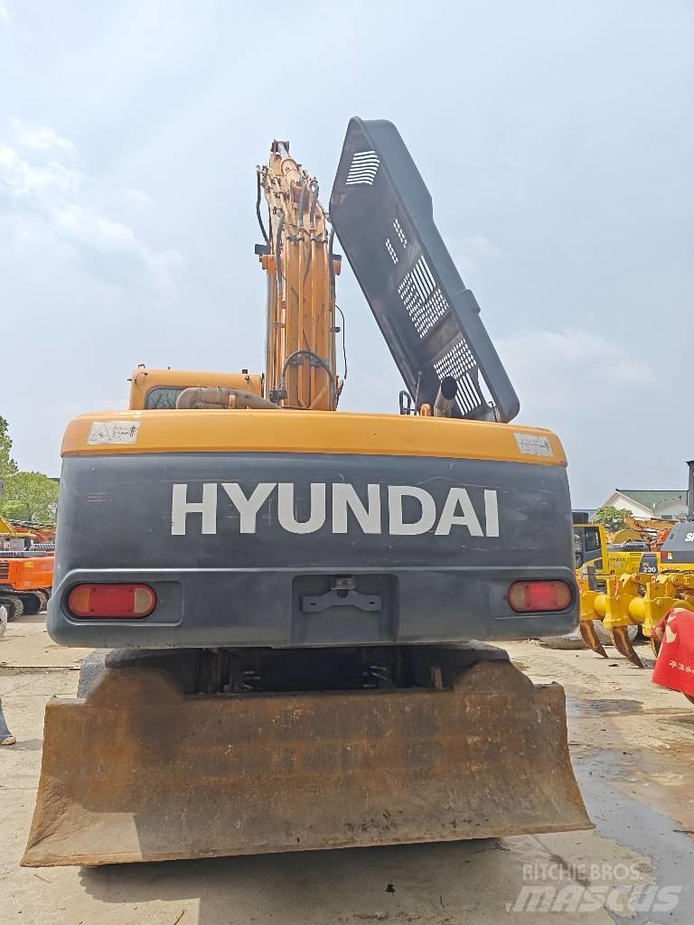 Hyundai R210W-9 Pelle sur pneus
