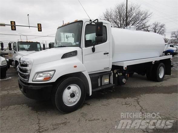Hino 338 Camion aspirateur, Hydrocureur
